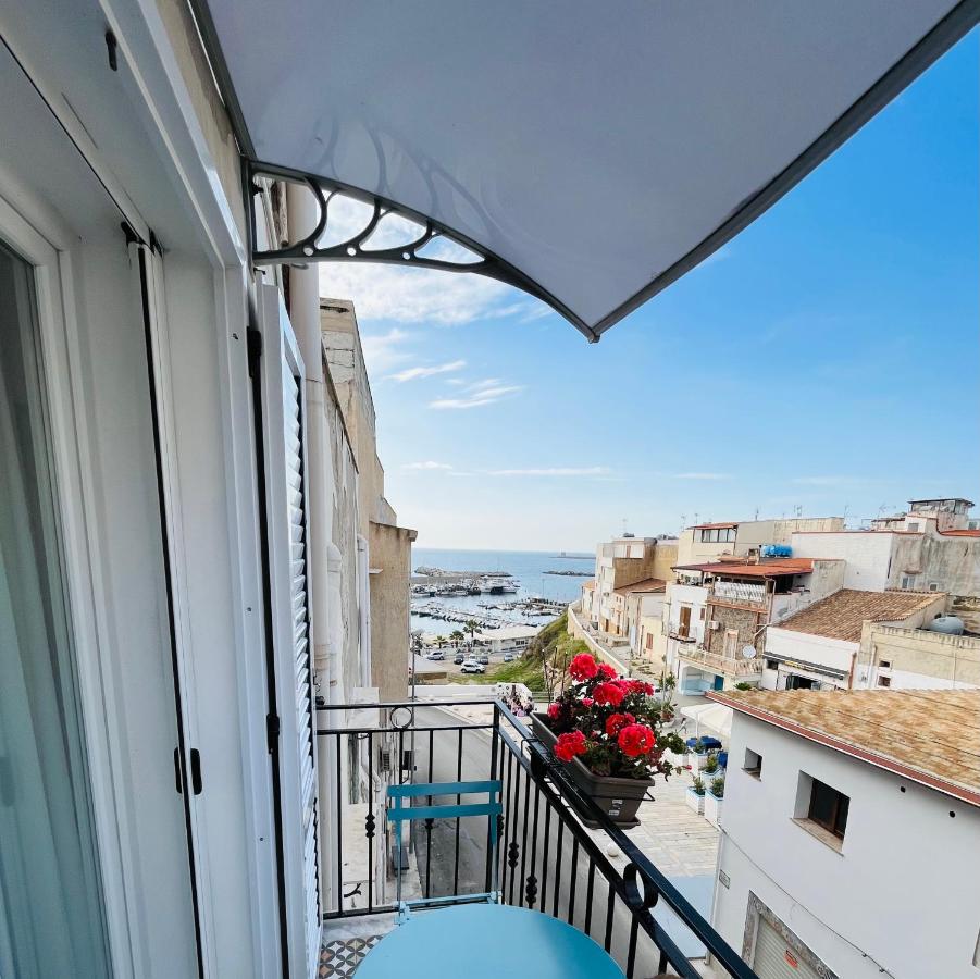 Il balcone di Arancio con vista sul porto di Terrasini